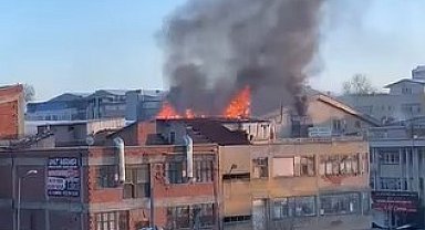 Ankara'da iş yerinin çatısında yangın
