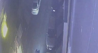 Arnavutköy'de haraç vermemek için direnen işletmeye el bombası attılar, o anlar kamerada