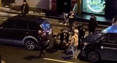Bağcılar'da cadde ortasında silahlı saldırı: 2 yaralı