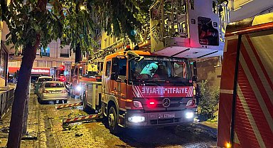 Bahçelievler'de apartman dairesi alev alev yandı