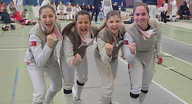 Balıkesirli Sporculardan Avrupa Şampiyonluğu: U17 Kadın Flöre Takımı Zirveye Çıktı