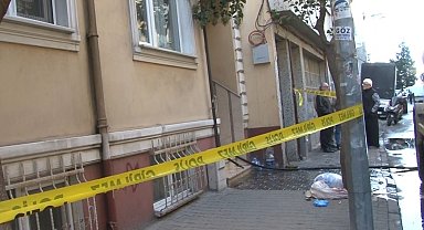 Bayrampaşa'da 86 yaşındaki adam silahlı saldırıya uğradı
