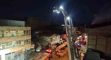 Boya atölyesinde çatı yangını