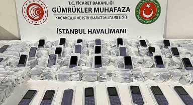 Cep telefonlarını 'kablo' diye yurda sokarken yakalandılar