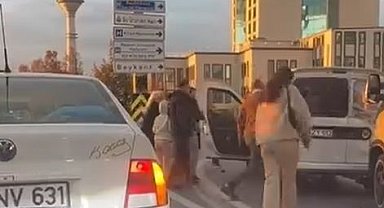 E-5'te sopalı yol kavgası kameraya yansıdı