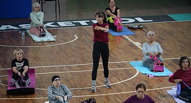 Edremit Belediyesi’nden Sağlıklı Yaşam İçin Sabah Sporu Etkinlikleri