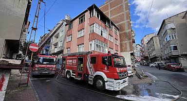 Esenler'de 4 katlı apartmanda korkutan yangın