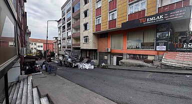 Küçükçekmece'de kolonları patlayan 5 katlı bina tahliye ediliyor