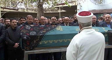 Menekşe deresinde ölü bulunan genç kız, son yolculuğuna uğurlandı