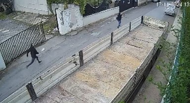 Polisten kaçarken duvara çarptı, yaya olarak kaçmaya devam etti