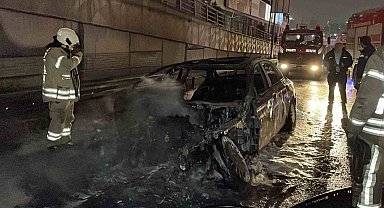 TEM Otoyolu'nda seyir halindeki araç alev alev yandı