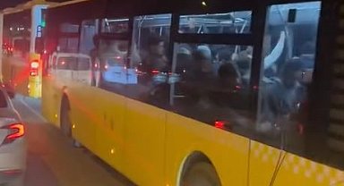 Trafik yoğunluğunda kural tanımayan İETT otobüsleri emniyet şeridini ihlal etti