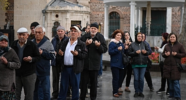 Zağnos Paşa Camii'nde Atatürk'e Dualarla Anma: