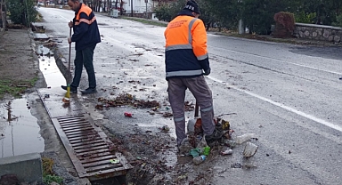 Ayvalık Belediyesi’nden Yağış Sonrası Dip Bucak Temizlik Çalışması