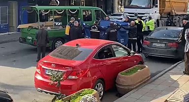 Bağcılar'da yaşlı adam kamyonun altında kalarak hayatını kaybetti
