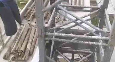 Çıktığı iskele çöktü, o anları kendi kayda aldı