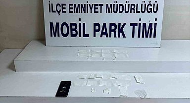 Esenler'de halk pazarında narkotik madde satışına suçüstü: O anlar kamerada