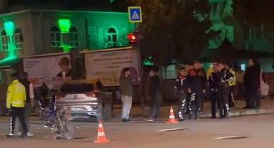 Polis ekiplerinden kaçarken araca çarptı, kovalamaca sonucu yakalandı