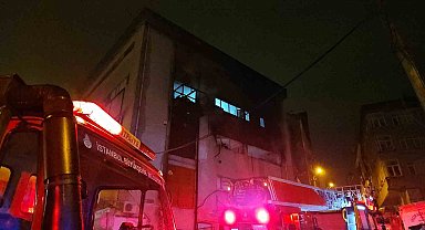 Bağcılar'da tekstil atölyesinde yangın: 2 kişi dumandan etkilendi
