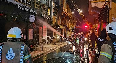 Beyoğlu'nda korkutan otel yangını