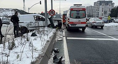 İstanbul'da kar yağışı sonrası oluşan buzlanma kazaya neden oldu
