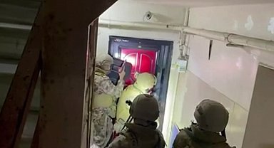 Küçükçekmece'de iki ayrı iş yerine silahlı saldırı düzenleyen şahıslar yakalandı