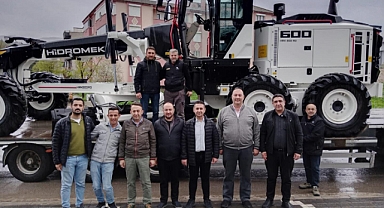 Bigadiç Belediye Başkanı Mustafa Göksel, Yeni İş Makinesinin Belediye Envanterine Katıldığını Duyurdu