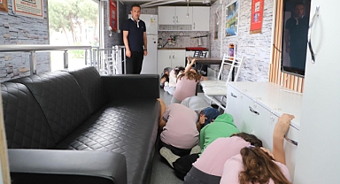 Deprem Simülasyon Tırı Gönen’de Öğrencilerle Buluştu