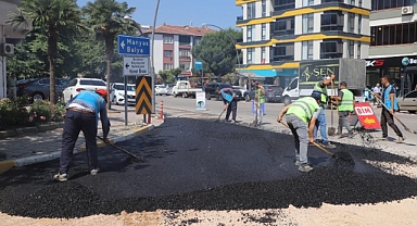 Gönen’in Kalbi Yenileniyor: Kızılay Caddesi’nde Sıcak Asfalt Çalışmaları Tüm Hızıyla Sürüyor