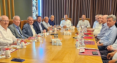 AK Parti Balıkesir'de Eski Kurtlarla Kritik Toplantı… Neler Konuşuldu ?