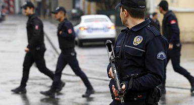Balıkesir Emniyeti Suça Geçit Vermedi: Bir Haftada 214 Aranan Şahıs Yakalandı!