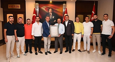 Balıkesir Fenerbahçeliler Derneği’nden Vali Ustaoğlu’na Nezaket Ziyareti