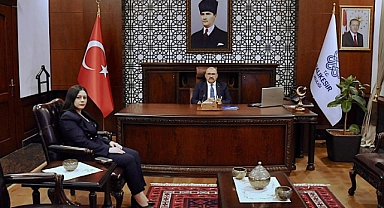 Marmara’nın Yeni Kaymakamı Rumeysa Görentaş’tan Vali Ustaoğlu’na Ziyaret