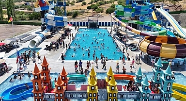 Sındırgı’da Yaz Neşesi Aqua Park’ta Yaşandı