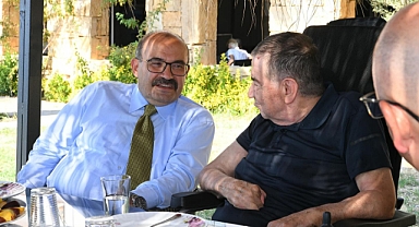 Vali İsmail Ustaoğlu’ndan Vefa Ziyareti: Ahmet Tüfekçi’ye Huzurevinde Anlamlı Buluşma