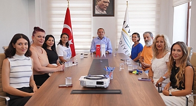 Ayvalık Belediye Başkanı Mesut Ergin, Ayvalık Kent Konseyi Kadın Meclisi’ni Ağırladı: Kadınların Güçlenmesi İçin Birlikte Çalışacağız