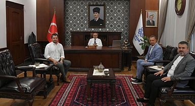 Edremit Berberler ve Kuaförler Odası’ndan Vali İsmail Ustaoğlu’na Ziyaret