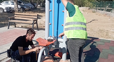 Edremit’te Parklar Yenileniyor: Bakım ve Onarım Çalışmaları Devam Ediyor