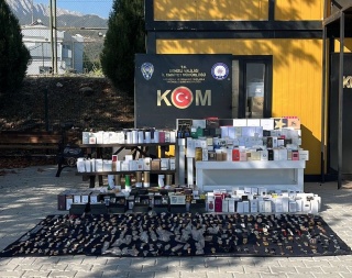 Denizli'de Kaçak Eşya Operasyonu: Binlerce Ürün Ele Geçirildi