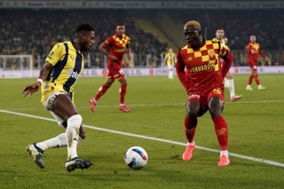Fenerbahçe İzmir'de Sezona İddialı Giriyor