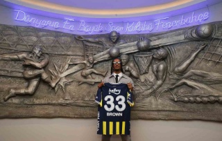 Fenerbahçe'nin Yeni İngiliz Sol Bek Transferi: Archie Brown