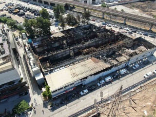 İzmir'de Fabrika Yangınının Ardından Hastane Tahliyesi