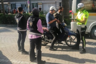 Manisa'da Motosiklet Denetimleri: Ceza ve Trafikten Menler