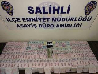 Salihli'de Polis Ekipleri Çeşitli Suçlardan Aranan 29 Şahsı Yakaladı