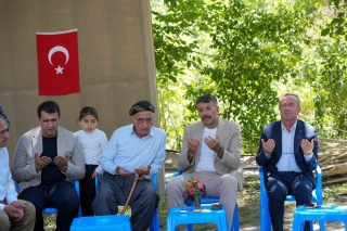 Şemdinli’de Şehit Ailelerine Gönülden Ziyaret