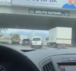 Trafikte Tehlikeli Hareket Eden Sürücü Kaza Yaptı