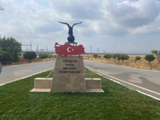 Yenişehir'deki Kartal Figürü ve Türk Bayrağı Görseli Vatandaşların Beğenisini Kazanıyor